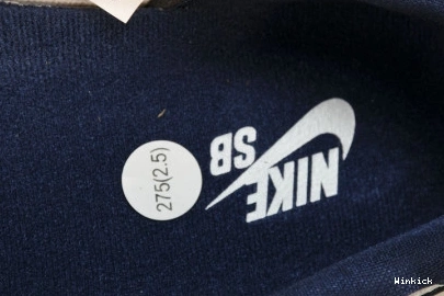 Jordan CJ7891 400 Low Midnight Navy SB 1 1122